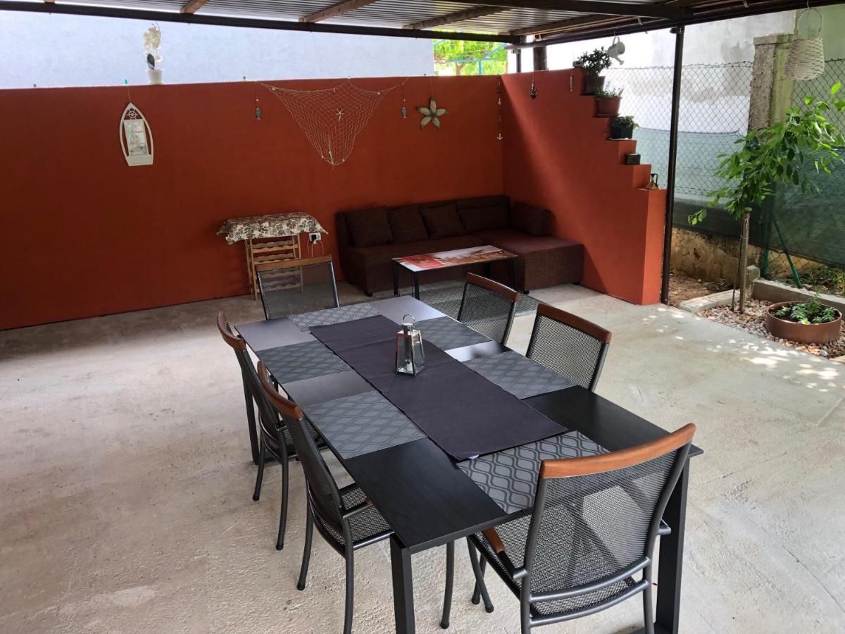 Vacation House "Andy" Pula Exterior photo